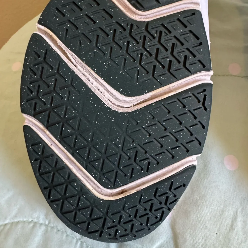 Nike Wmns Air Zoom Elevate sneakers in the 'Obsidian' size 7.5
